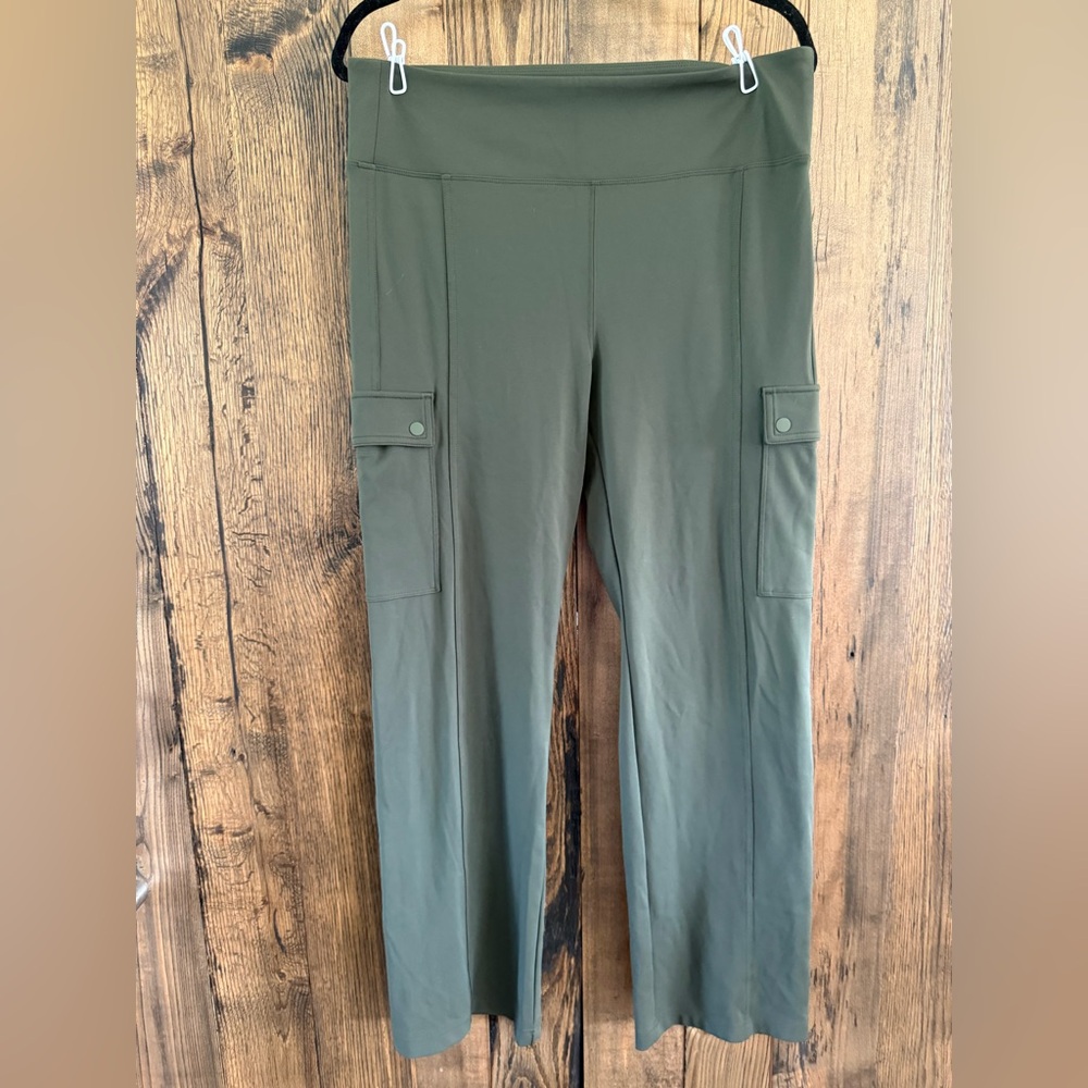 Athleta Delancey Straight Cargo Pants Olive Green Size L